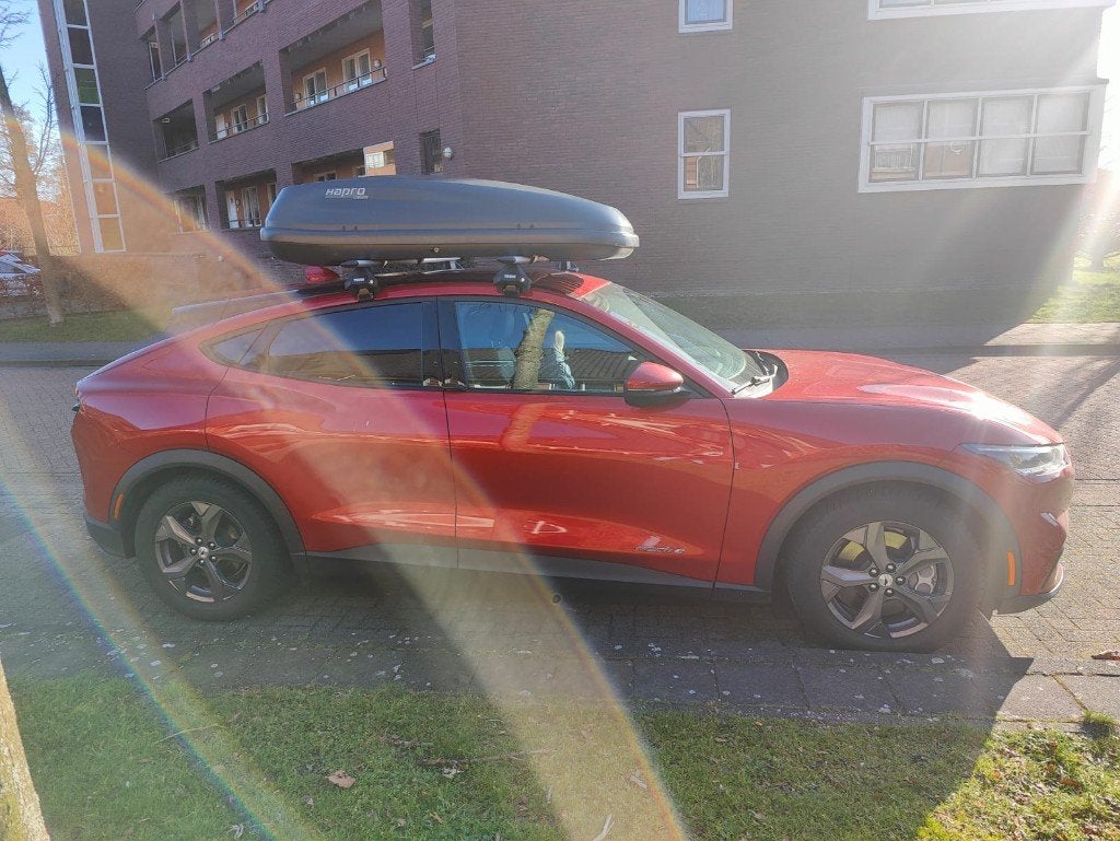 Thule WingBar dakdragers Ford Mustang Mach E 2021 tm heden, Auto diversen, Dakdragers, Ophalen, Zo goed als nieuw