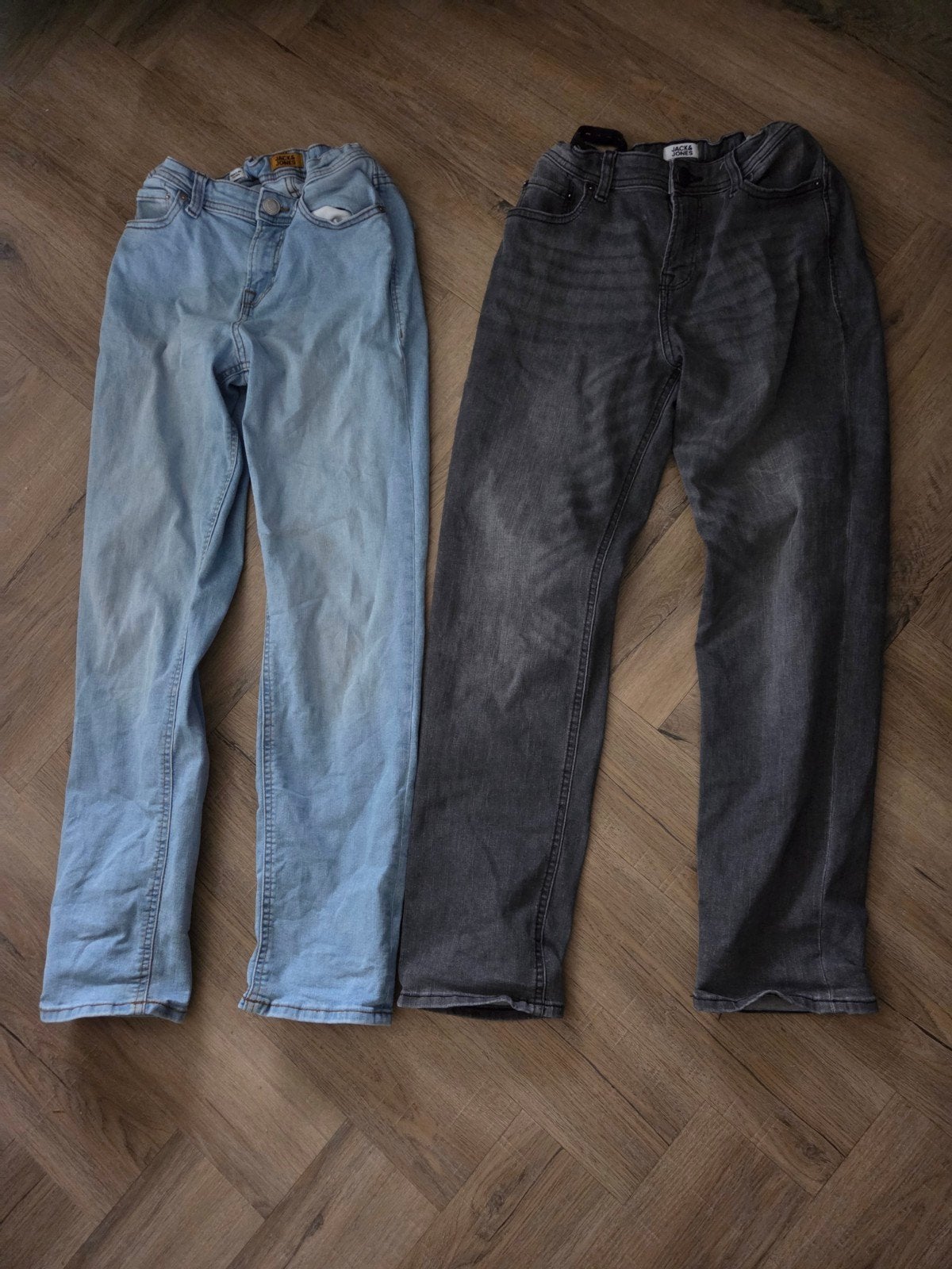 2 Jack & Jones broeken maat 158 - zgan met klein vlekje, Broek, Gebruikt, Ophalen of Verzenden, Jongen