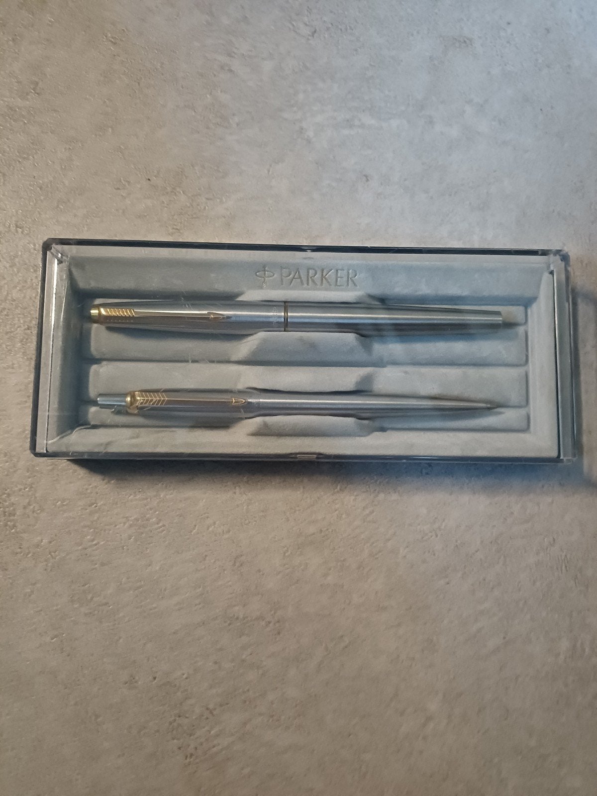 Parker Pennenset: Vulpen (type 45) en Balpen - RVS, Verzamelen, Pennenverzamelingen, Pennenset, Gebruikt, Parker, Met doosje