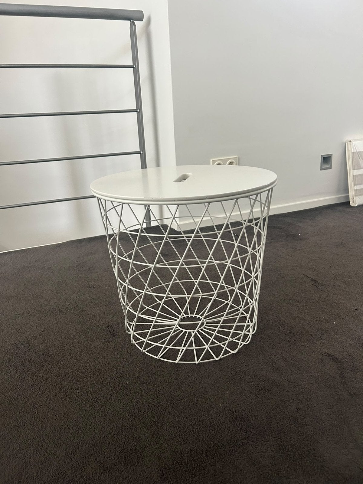 Metalen draadmand met afneembaar tafelblad Ikea, Minder dan 55 cm, Metaal of Aluminium, Rond, Ophalen of Verzenden