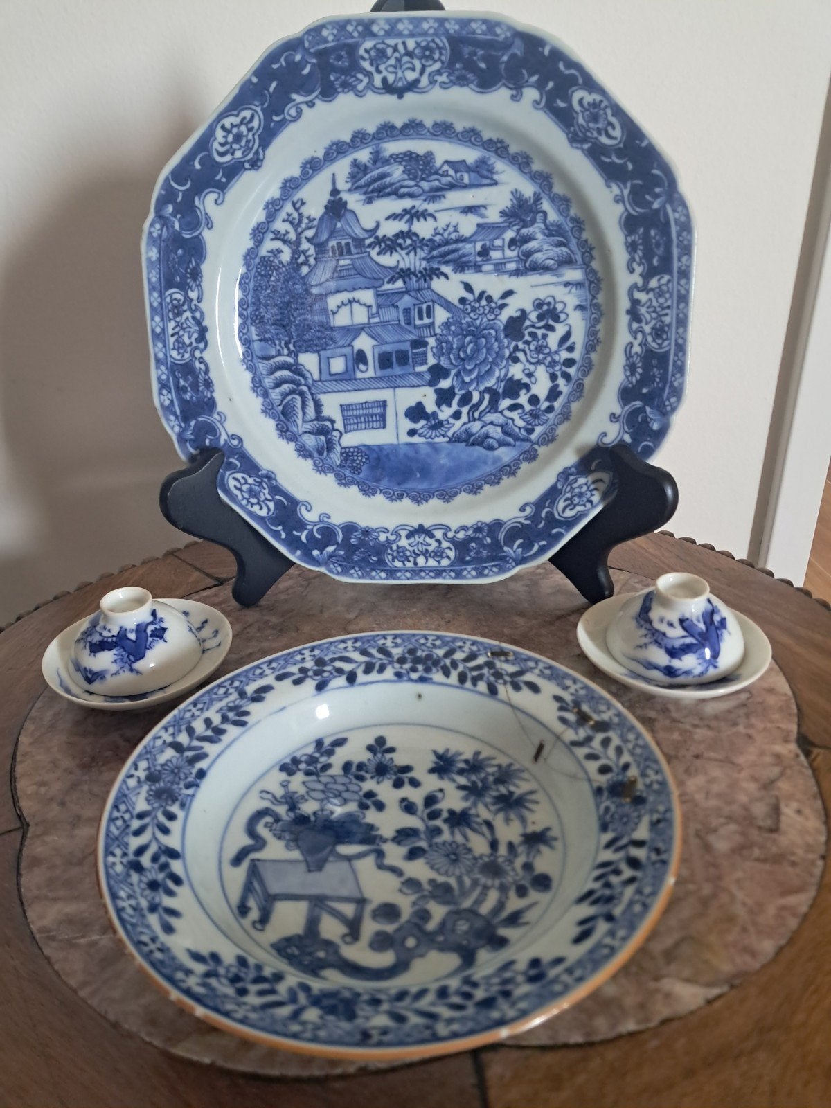 twee Chinees porseleinen borden, set kop en schotel, Antiek en Kunst, Ophalen of Verzenden