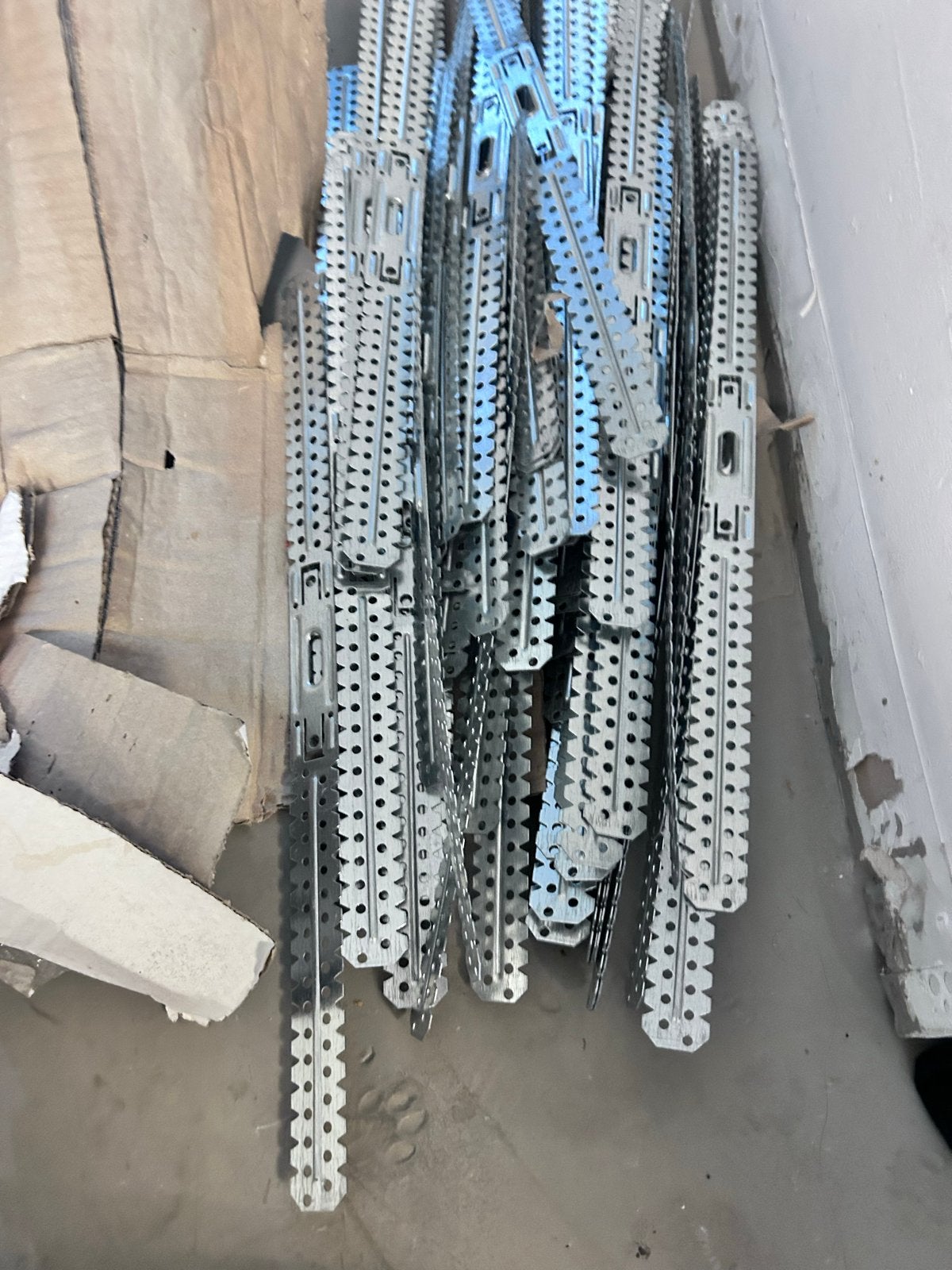Plafondbeugels metal stud cd60/27 200 mm, Ophalen, Nieuw