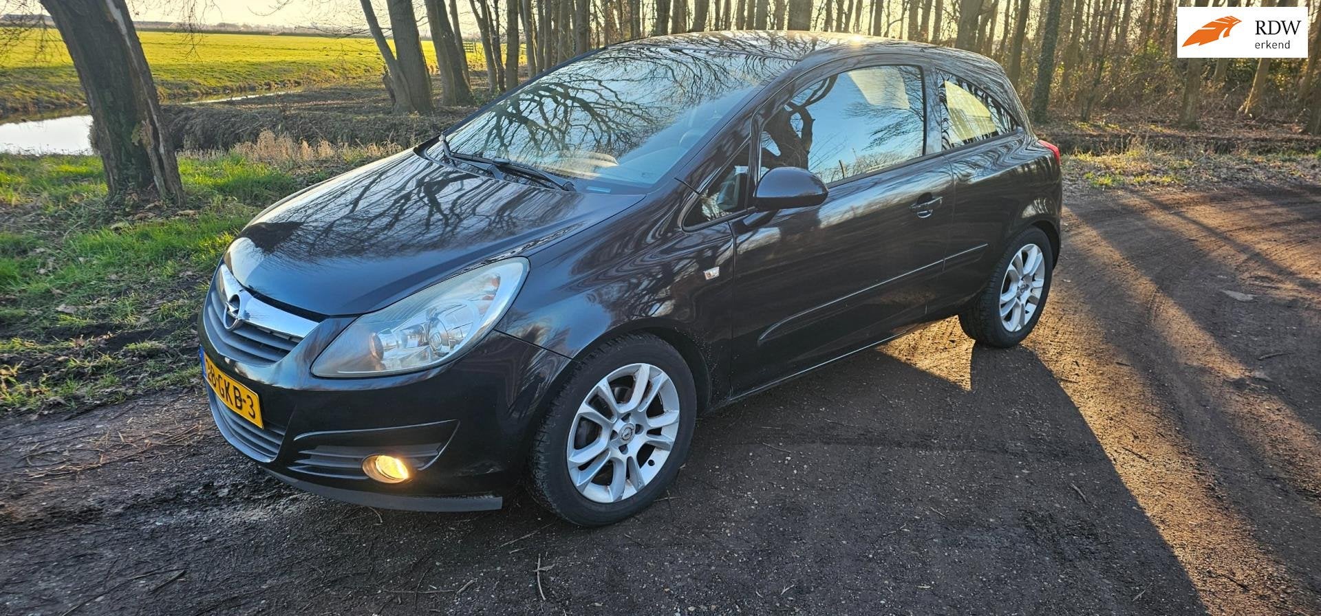 Opel Corsa 1.4-16V Sport GOED LEZEN PRIJS VAST, Voorwielaandrijving, Gebruikt, 4 cilinders, Verwarmde buitenspiegels