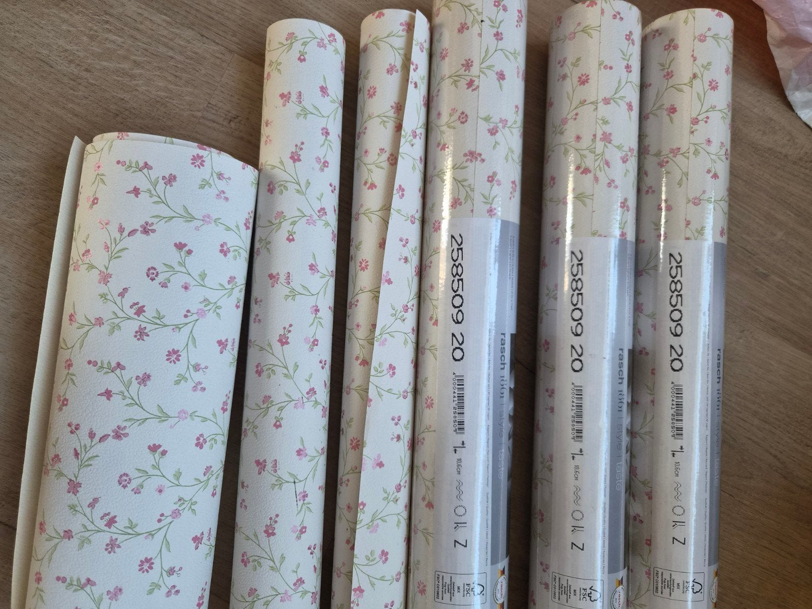 Rasch Behang met Roze Bloemenpatroon - 5 Rollen, Huis en Inrichting, Ophalen, Bloemen, Rasch, Papierbehang
