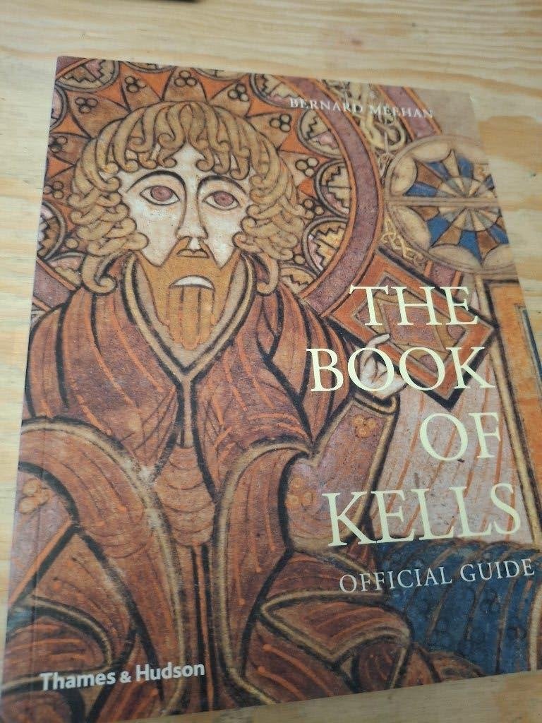 The book of Kells" official guide., Boeken, Gelezen, Non-fictie, Ophalen of Verzenden, Bernard Meehan