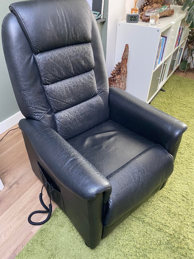 Relaxstoel electrisch, Huis en Inrichting, Gebruikt, Ophalen of Verzenden, Minder dan 50 cm, Kunststof