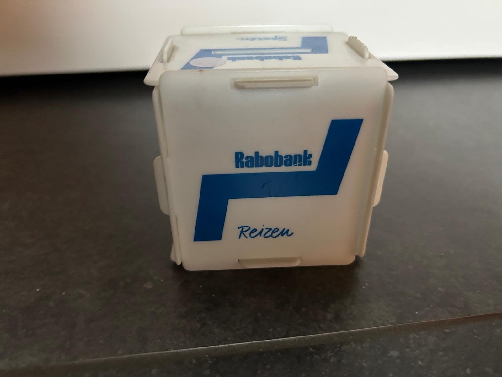 Vintage Rabobank spaarpot kubus, Verzamelen, Ophalen of Verzenden, Zo goed als nieuw, Kunststof, Overige thema's