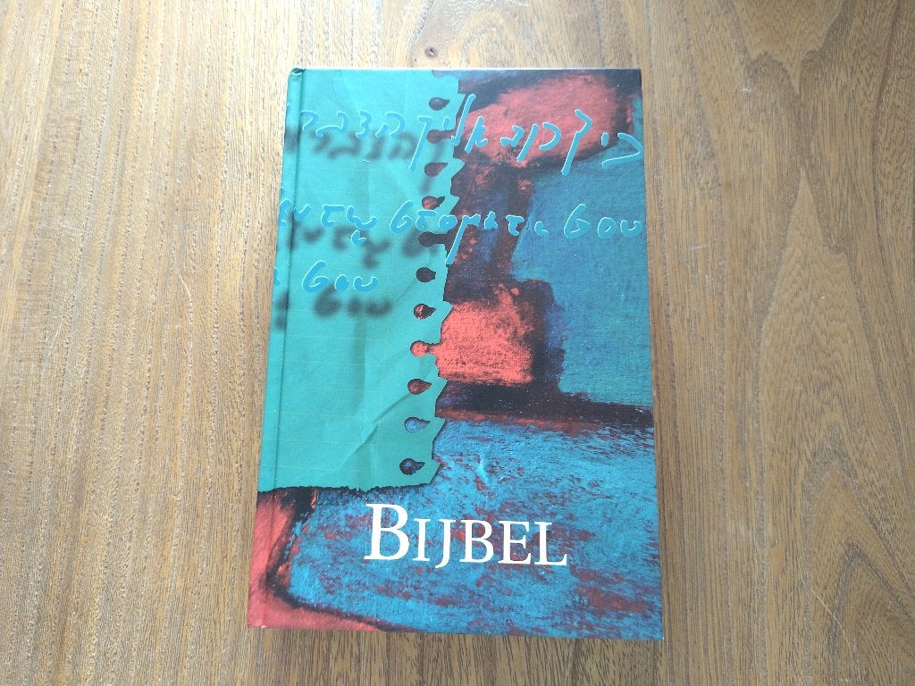 NBV Bijbel + deuterocanonieke boeken (Hardcover), Ophalen of Verzenden, Zo goed als nieuw, Christendom | Katholiek
