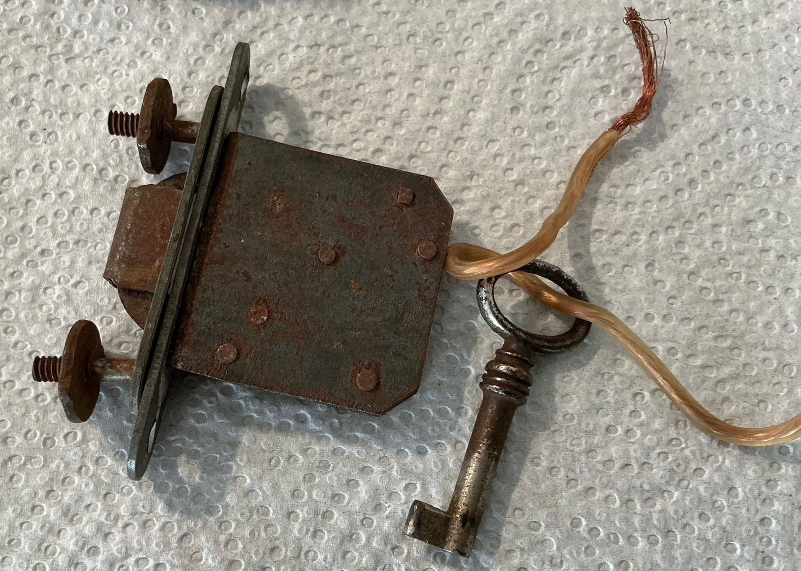 Antiek meubelslot, Ophalen of Verzenden