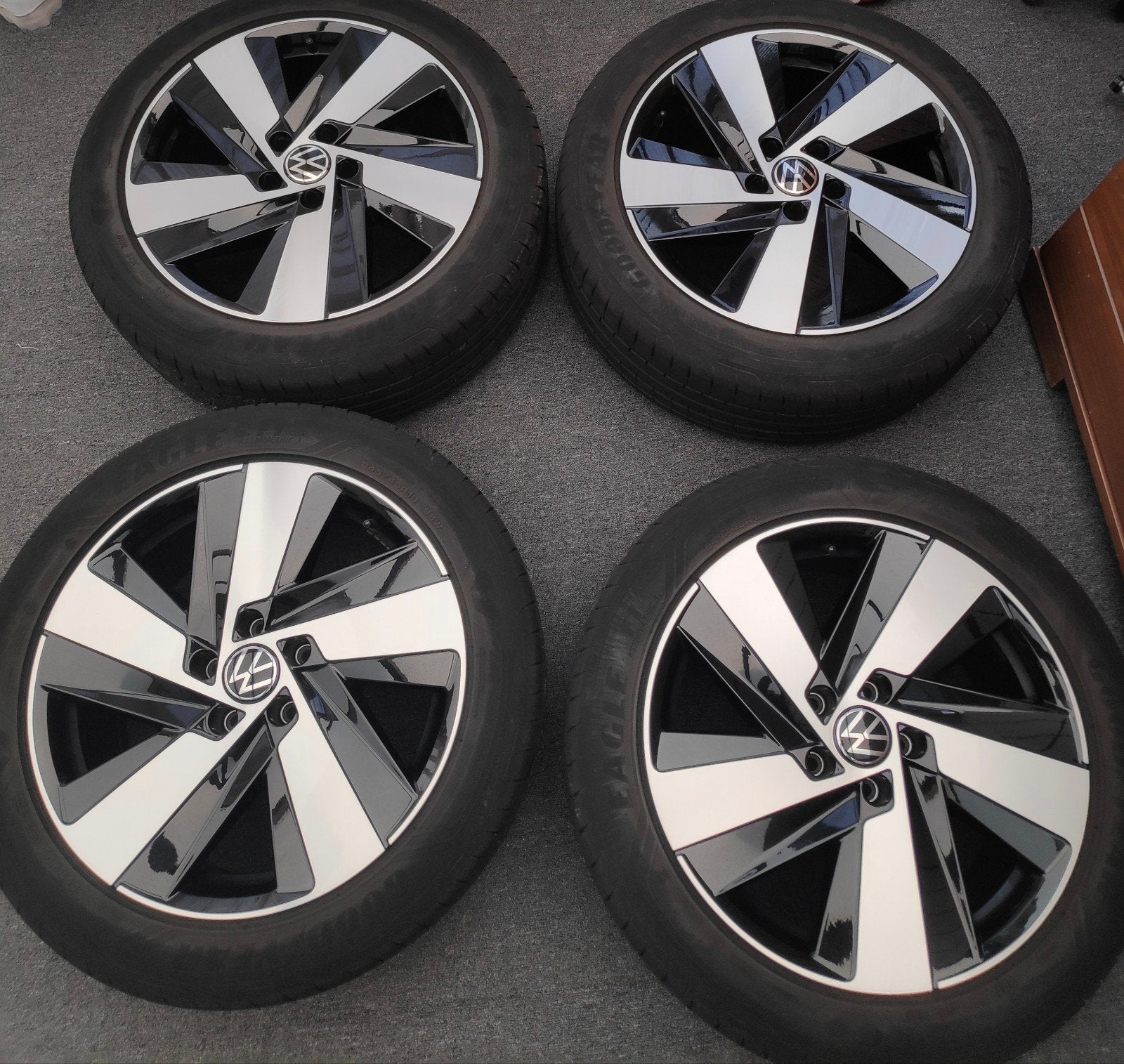 Originele Volkswagen LM velgen met zomerbanden, 18 inch, Banden en Velgen, Ophalen of Verzenden, Personenwagen