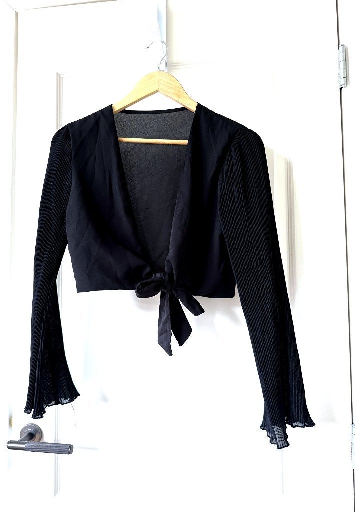 Zwarte tie-front bolero merk onbekend zo goed als nieuw, Onbekend, Ophalen, Zo goed als nieuw, Zwart