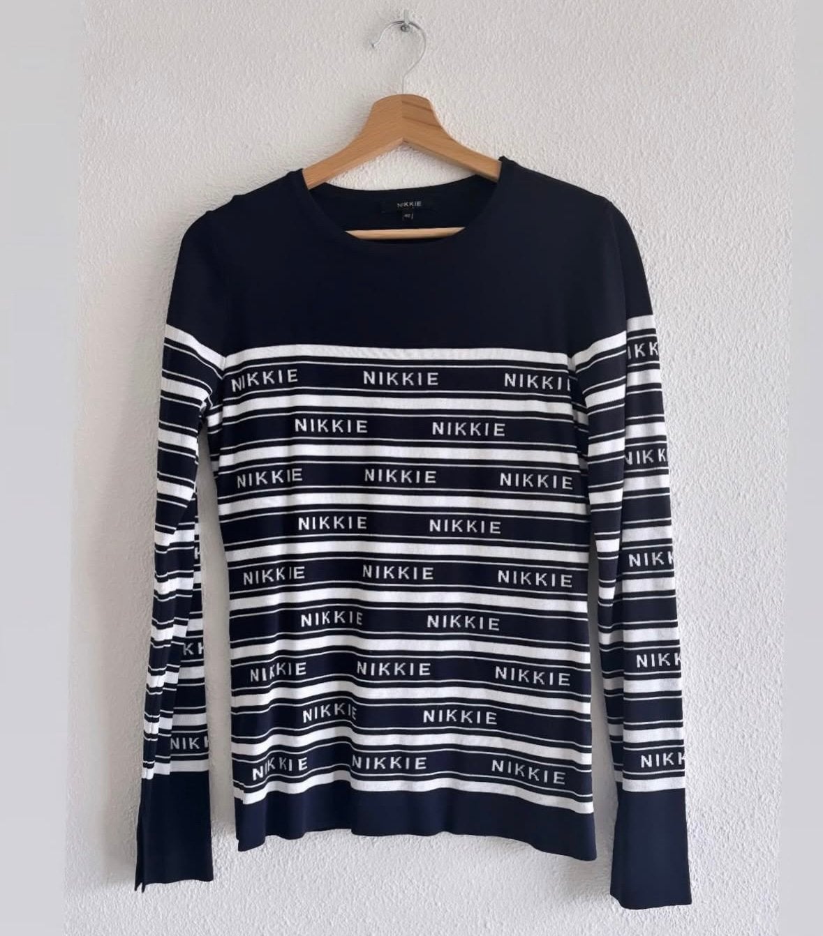 Nikkie donker blauwe trui maat L, Ophalen of Verzenden, Zo goed als nieuw, Blauw