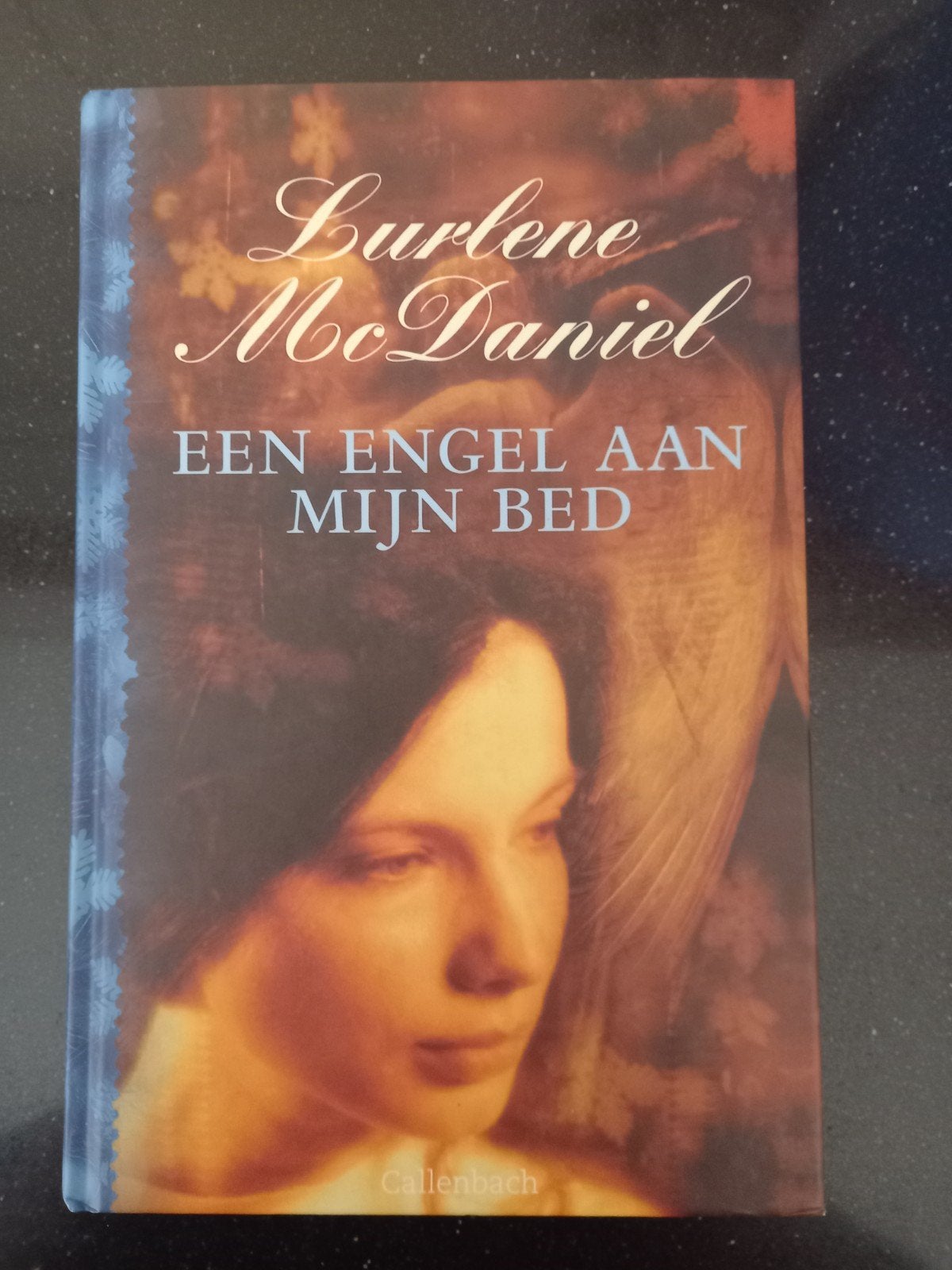 L. MacDaniel - Een engel aan mijn bed, Ophalen of Verzenden, Zo goed als nieuw, L. MacDaniel