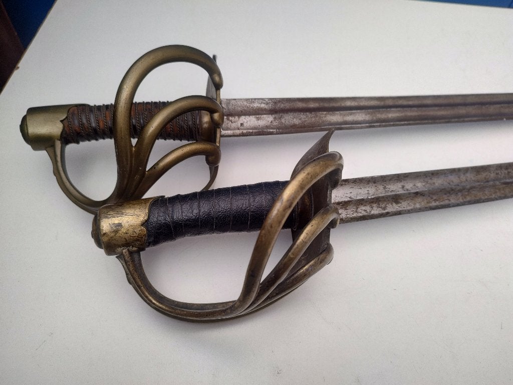 2 Franse kurassier sabels , Empire era, Verzamelen, Verzenden, Landmacht, Overige gebieden