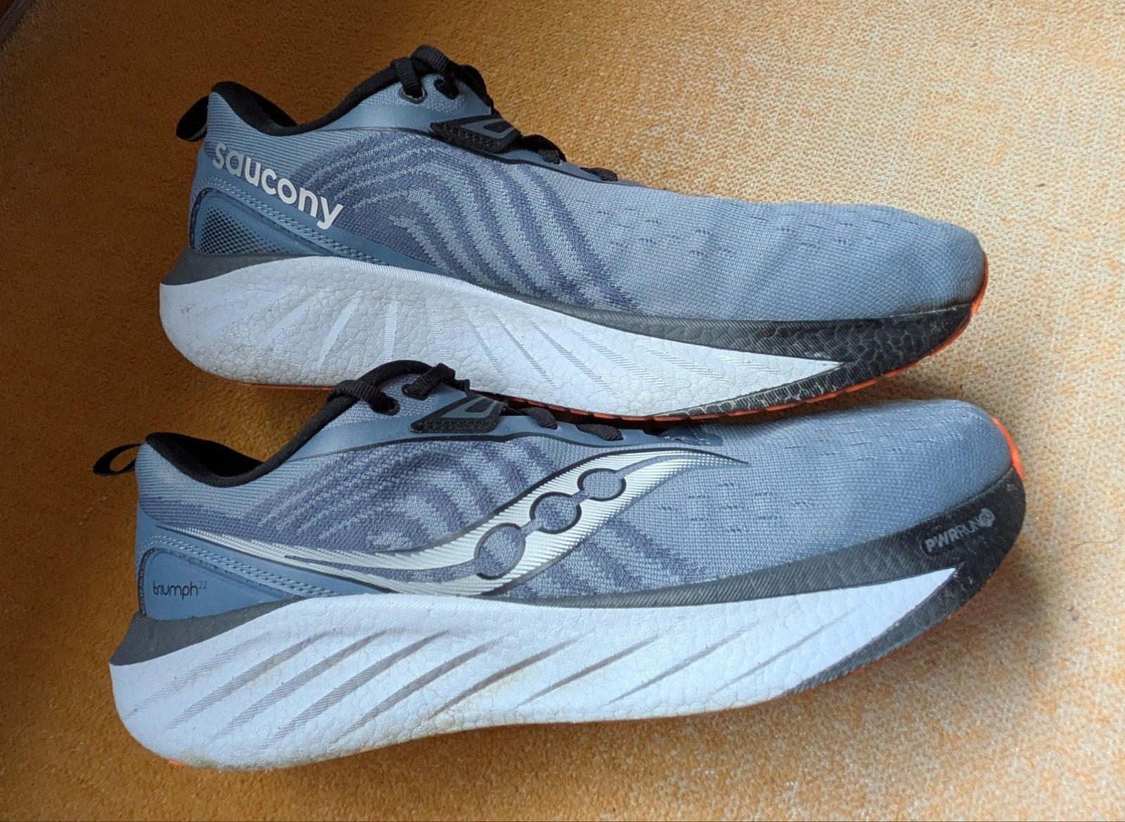 Saucony Triumph 22 hardloopschoenen - maat 46, Hardloopschoenen, Zo goed als nieuw, Hardlopen, Saucony