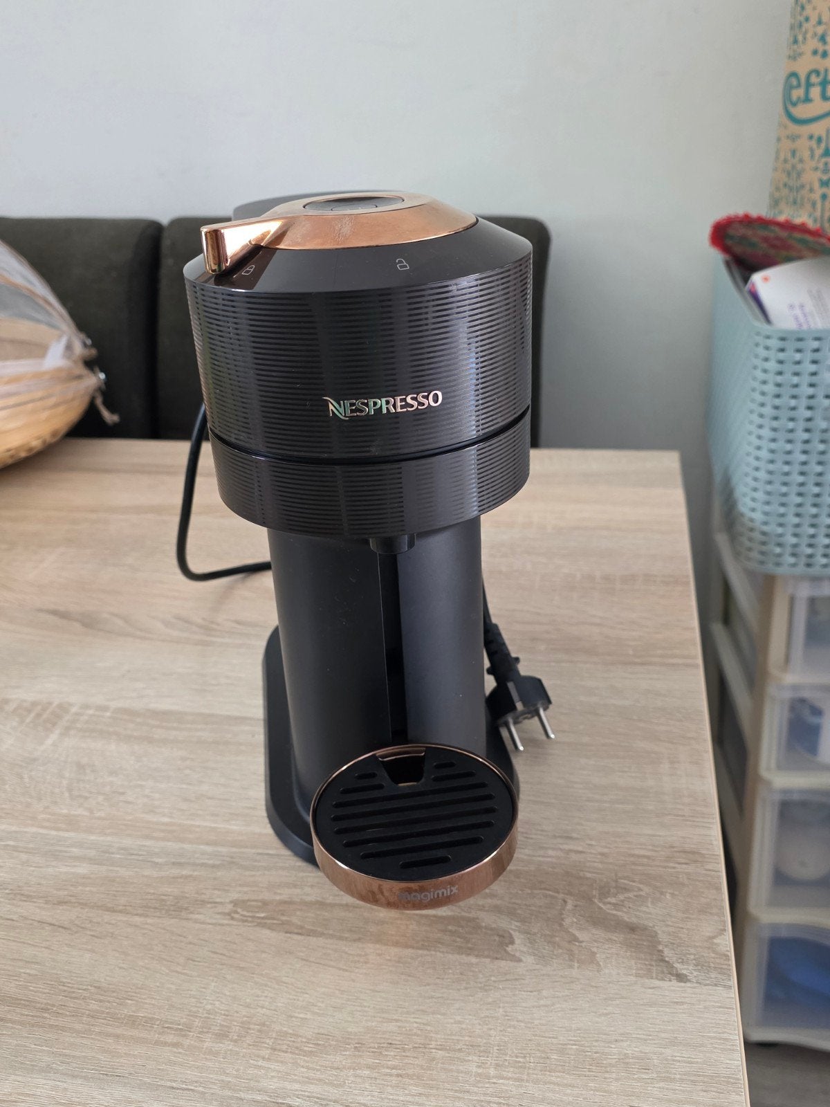 Magimix Nespresso Vertuo Next Premium Bruin, Witgoed en Apparatuur, Koffiezetapparaten, Koffiemachine, Ophalen of Verzenden, Zo goed als nieuw