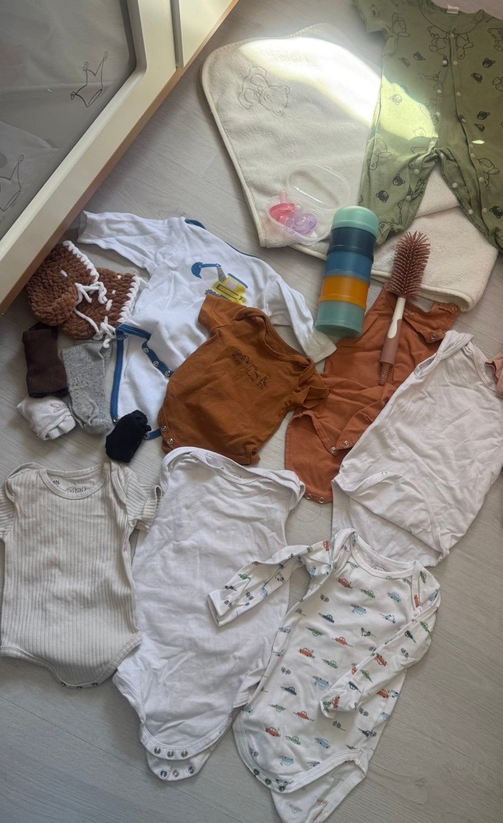 Baby kleding pakket rompers kleding speentjes sokken, Verzenden, Zo goed als nieuw