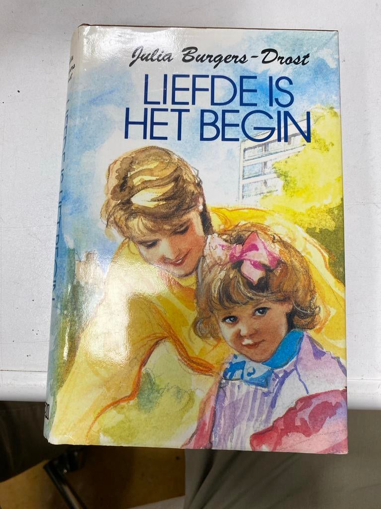 Liefde is het begin - Julia Burgers-Drost (Roman), Boeken, Romans, Gelezen, Nederland, Ophalen of Verzenden