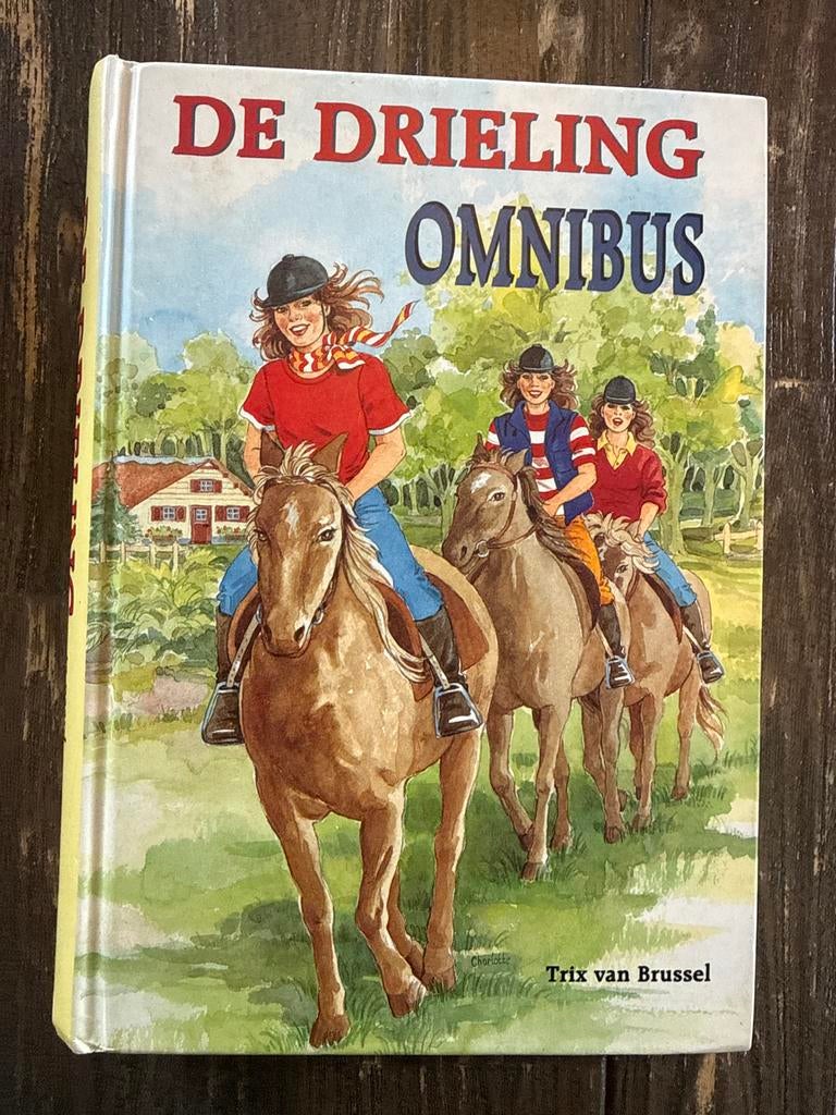 De Drieling Omnibus - Trix van Brussel (Paardrijden), Ophalen of Verzenden, Gelezen, Fictie algemeen