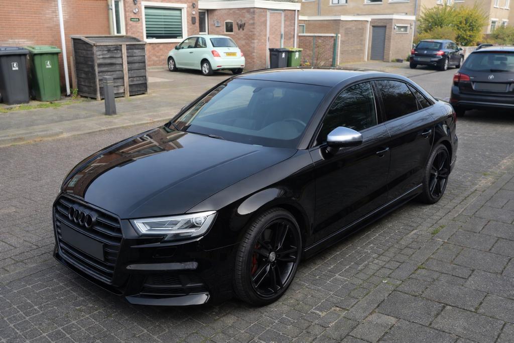 Audi S3 limousine 2.0 Tfsi 310pk B&O S Tronic 2017 Zwart, Automaat, USB, 4 cilinders, 1984 cc