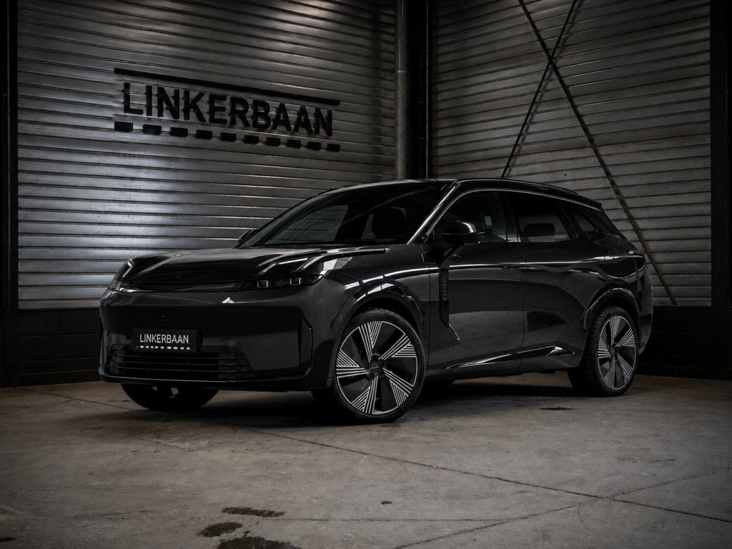 Lynk & Co 08 1.5 More | BTW | Harman Kardon | Massage | Stoe, Automaat, 0 cilinders, Gebruikt, Zwart