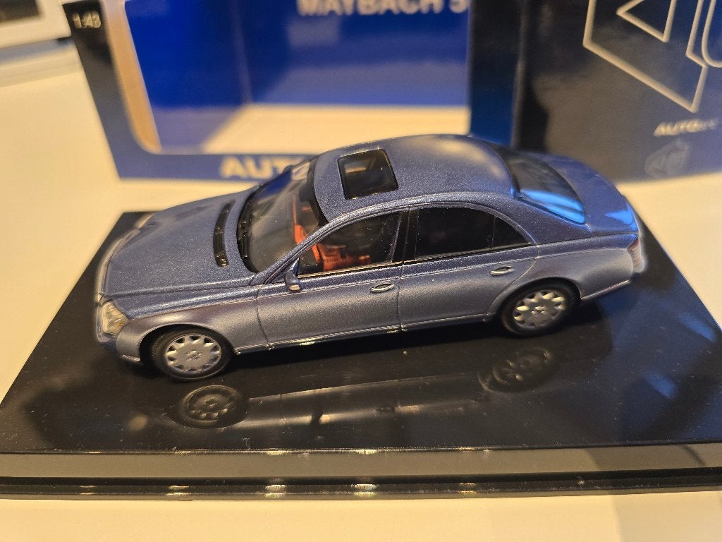 Maybach 57 SWB cote d azur  blauw, autoart model, Ophalen of Verzenden, Nieuw, Auto, Overige merken