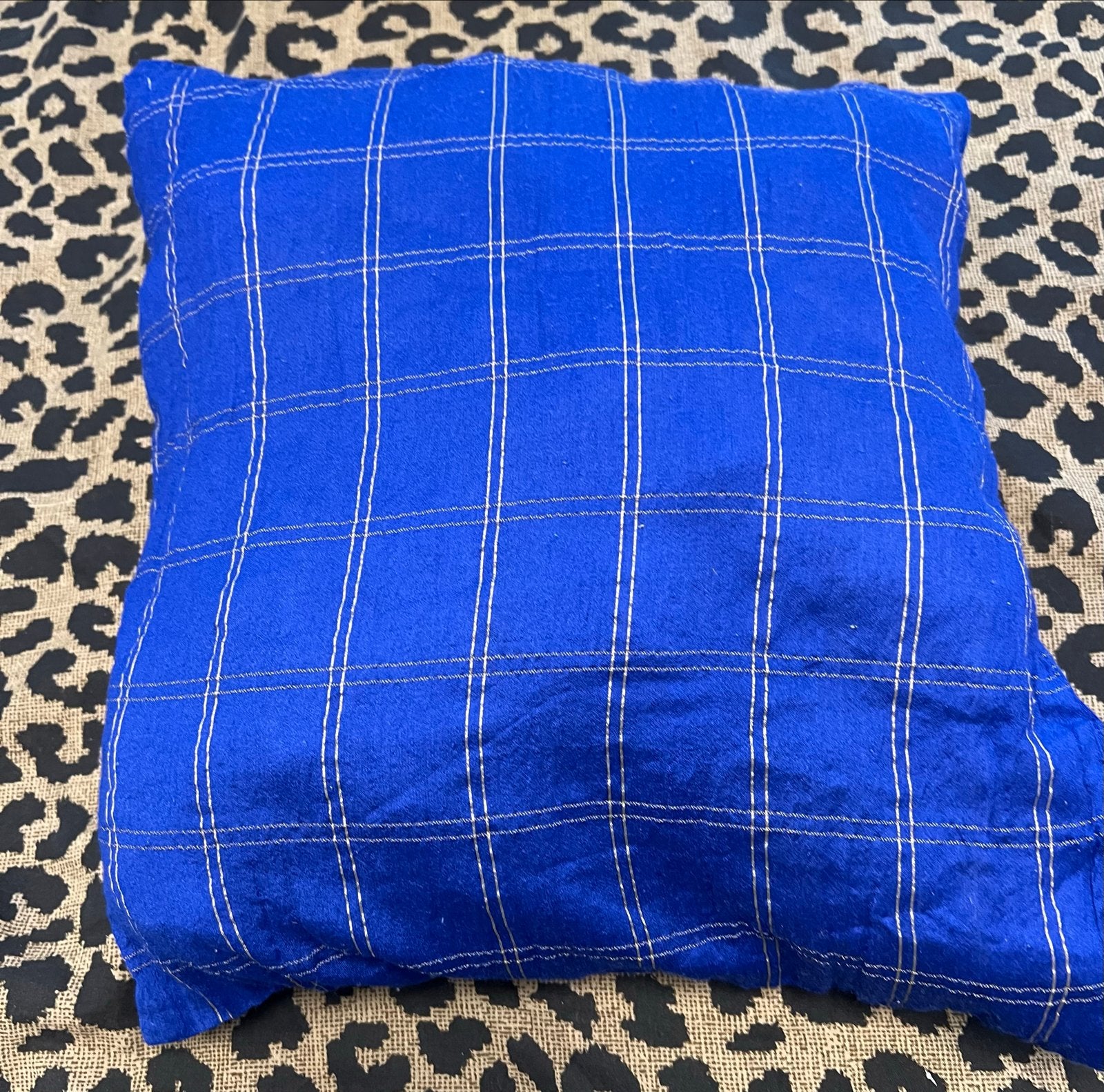 Blauw geruit kussen met rits, Ophalen of Verzenden, Zo goed als nieuw