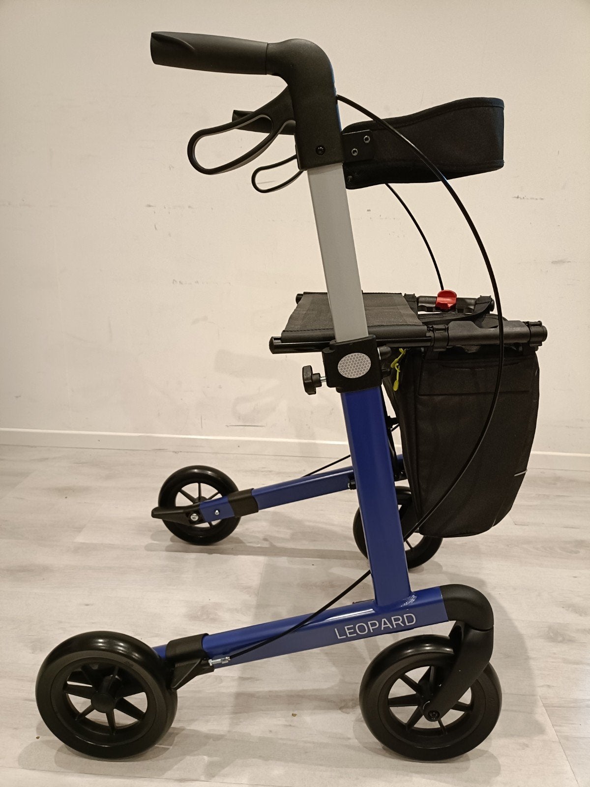 Mobilex Leopard lichtgewicht rollator incl Servicebeurt ZGAN, Diversen, Rollators, Zo goed als nieuw, Lichtgewicht, Opvouwbaar