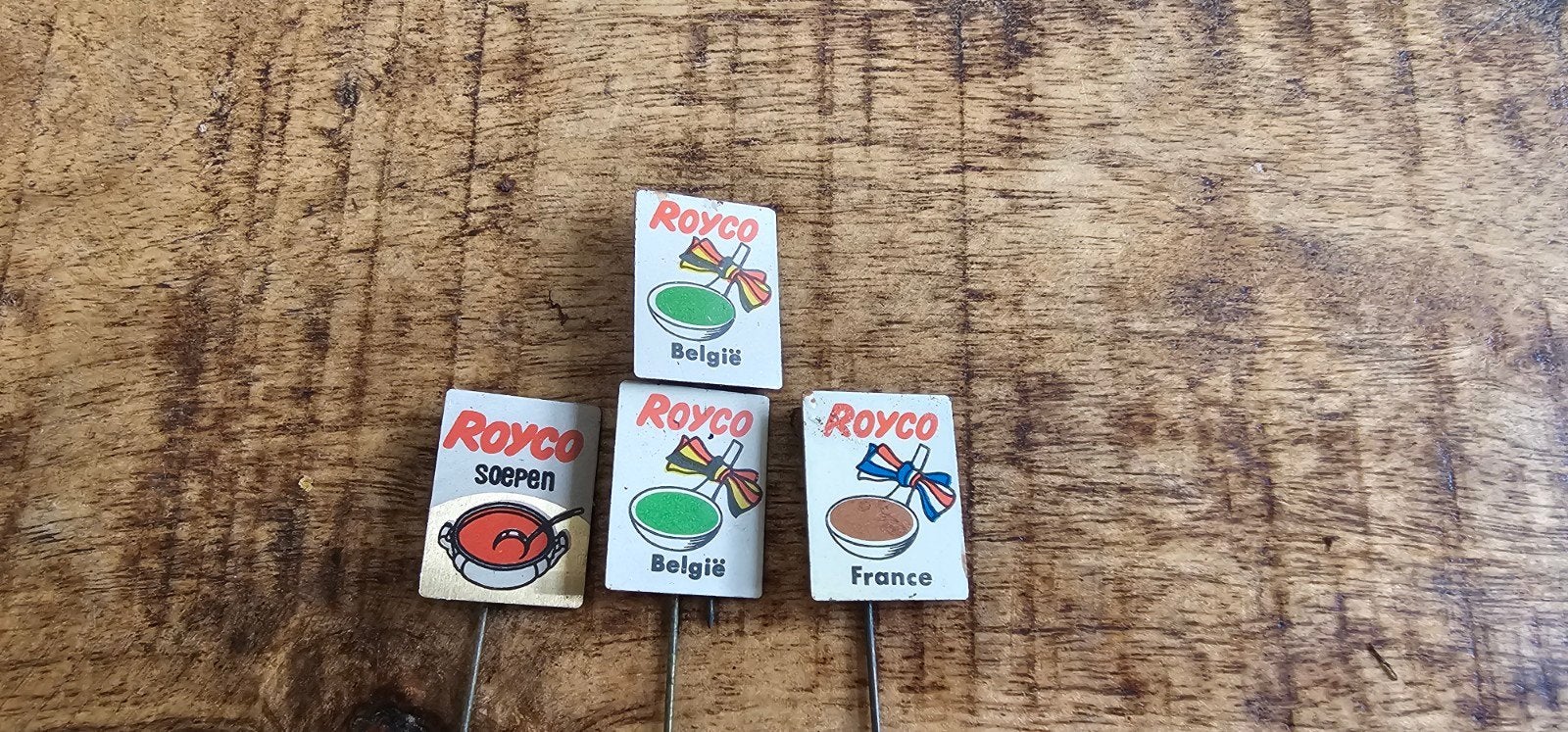 4 Royco speldjes, waarvan 3 verschillende, Ophalen of Verzenden