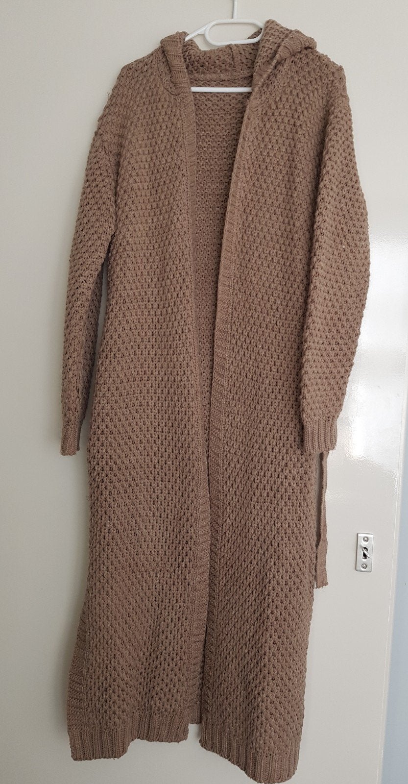 Lange gebreide wollen vest., Ophalen of Verzenden, Nieuw, Maat 42/44 (L), Beige