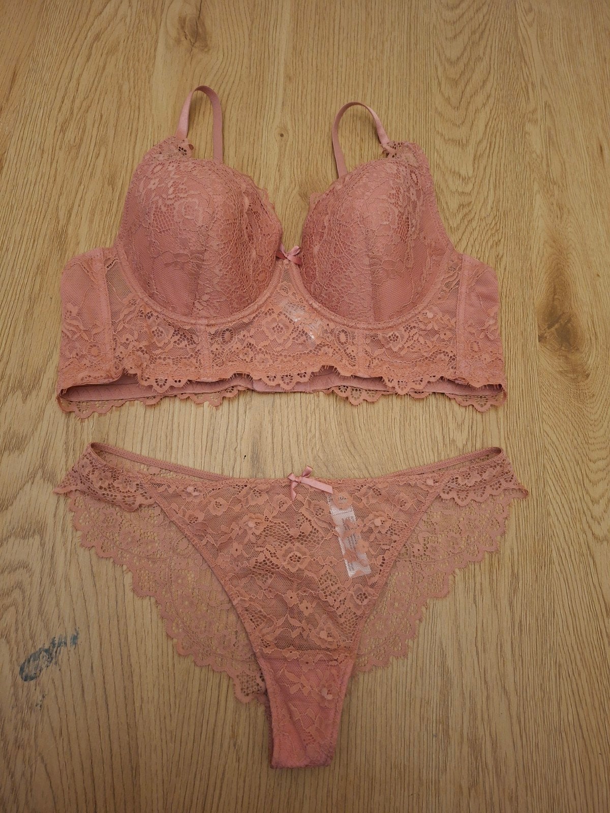 roze lingerie set van kant cup 85B, Ophalen of Verzenden, Roze, Setje