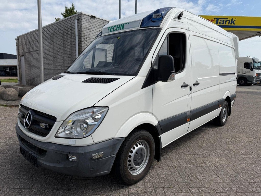Mercedes Sprinter 318 3.0 CDI V6 Ambulance L2H2 Export, Auto's, Achterwielaandrijving, 2000 kg, Mercedes-Benz, 184 pk