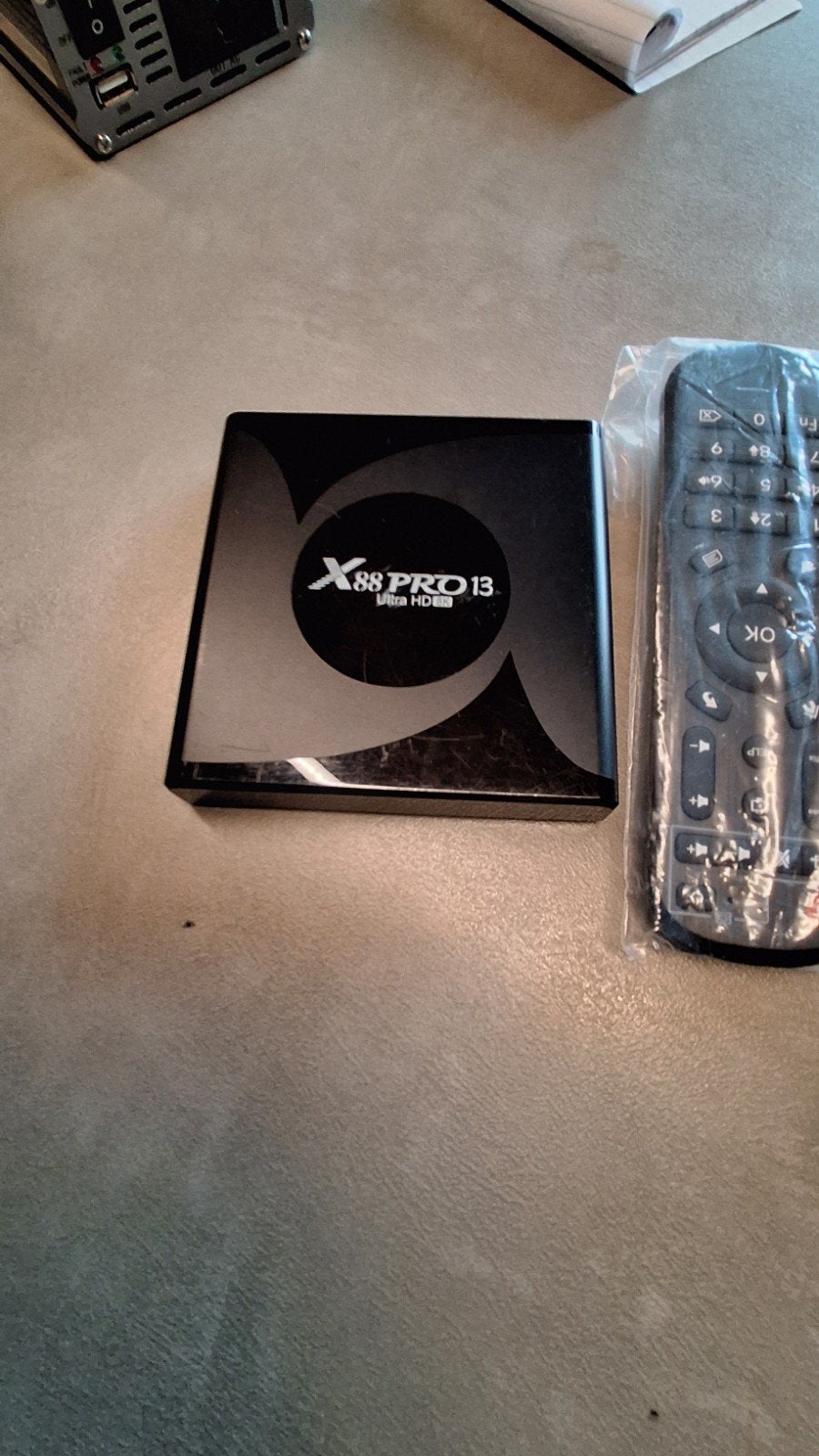 X88 PRO 13 ULTRA HD 8K Android TV Box, Ophalen of Verzenden, Zo goed als nieuw