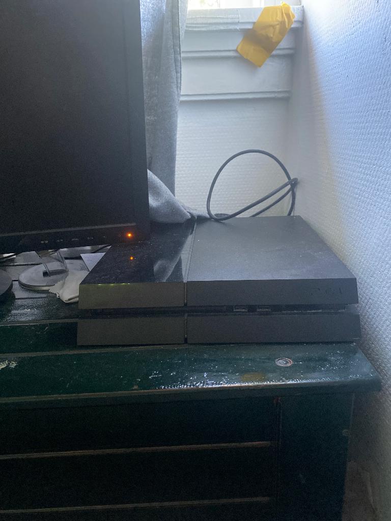 Ps4, Spelcomputers en Games, Spelcomputers | Sony PlayStation 4, Ophalen, Zo goed als nieuw, Met 1 controller, Slim
