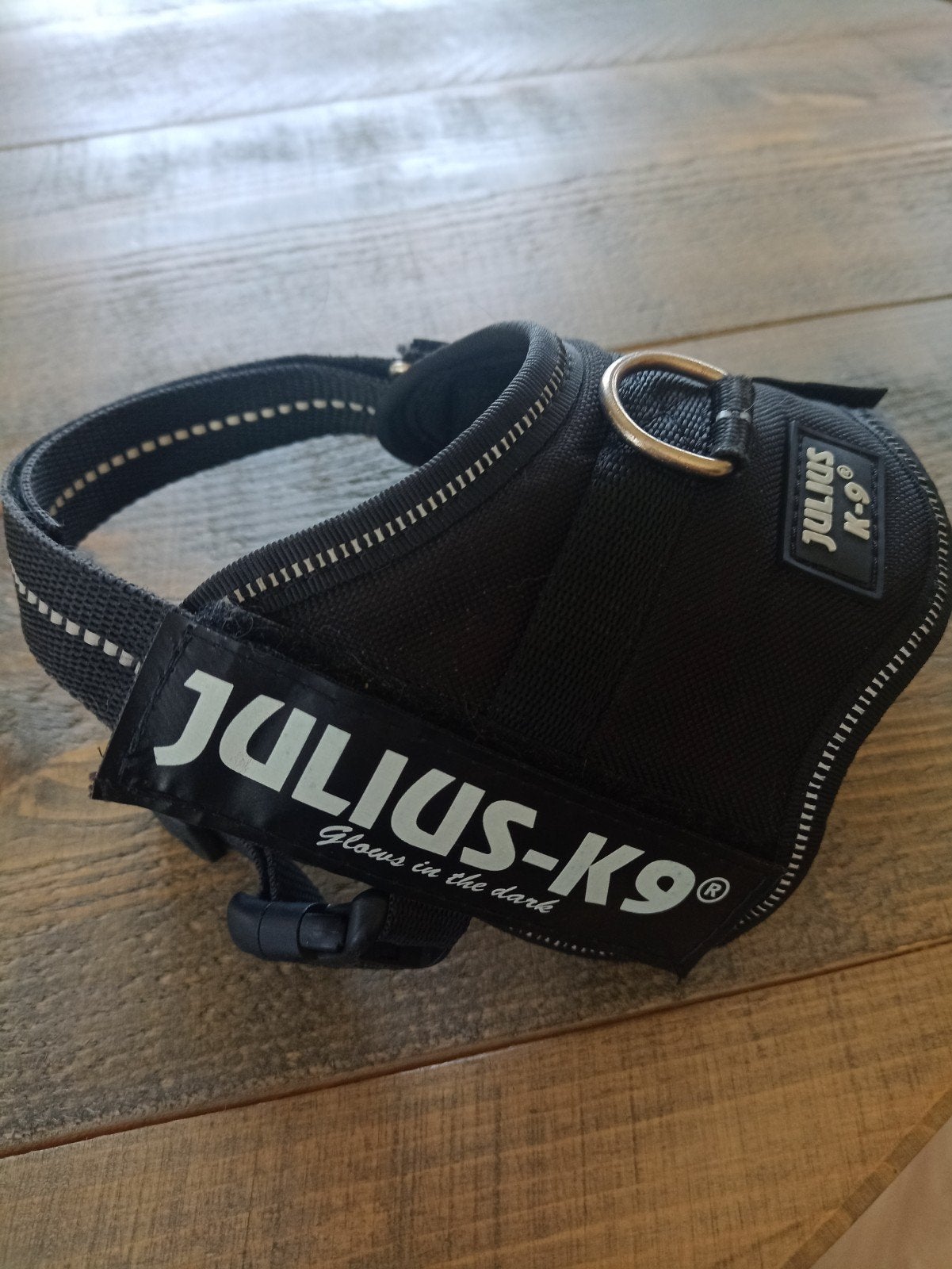 Hondentuigje Julius K9, Ophalen