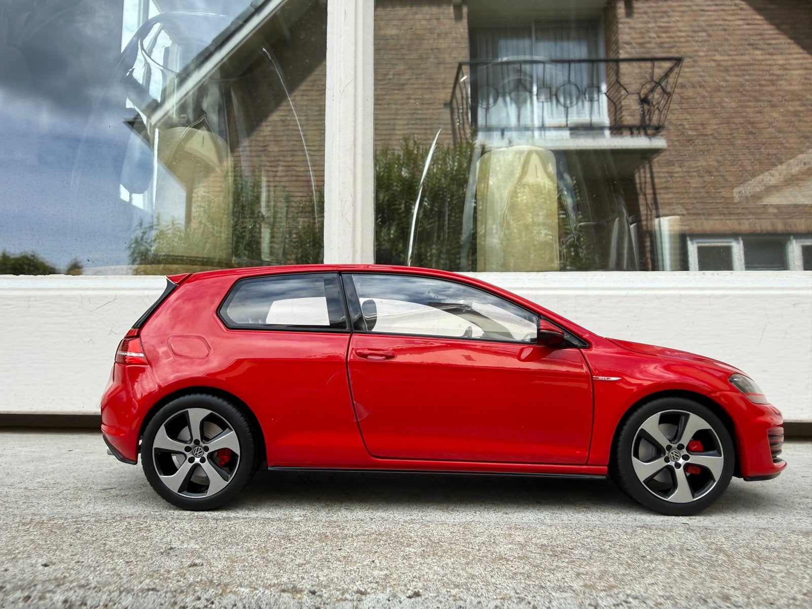 1:18 Volkswagen Golf 7 GTi rood 2013 Norev, Auto, Norev, 70-72 Av. de Bohlen, Vaulx-en-Velin, 69120, France, Norev