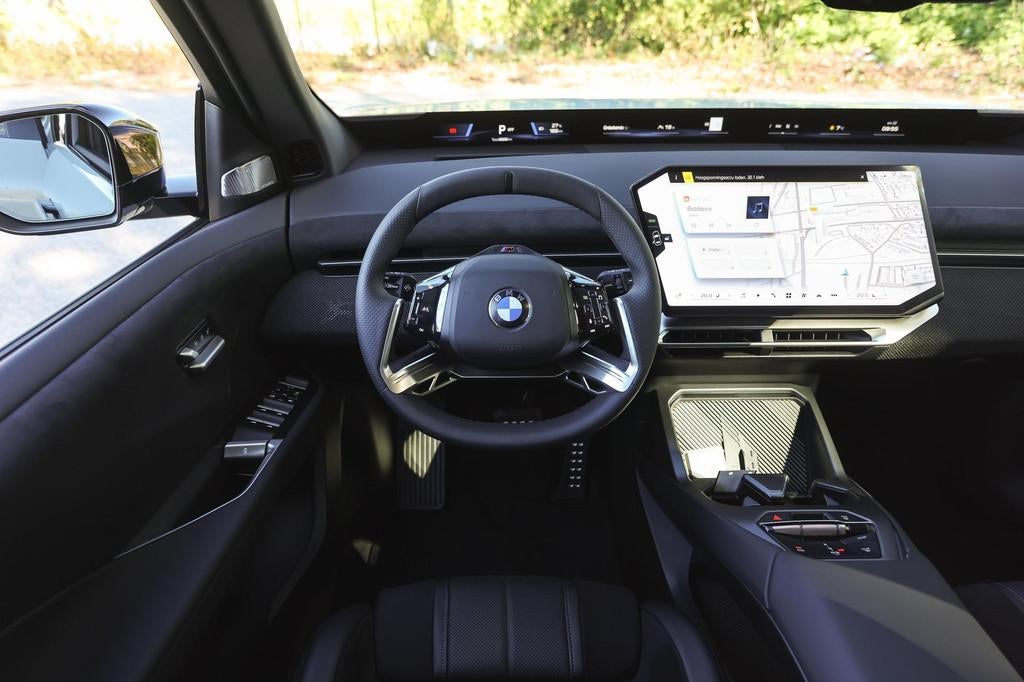 BMW iX3 50 xDrive M Sport / Trekhaak / Panoramadak / Sportst, Automaat, Zwart, 2260 kg, Leder