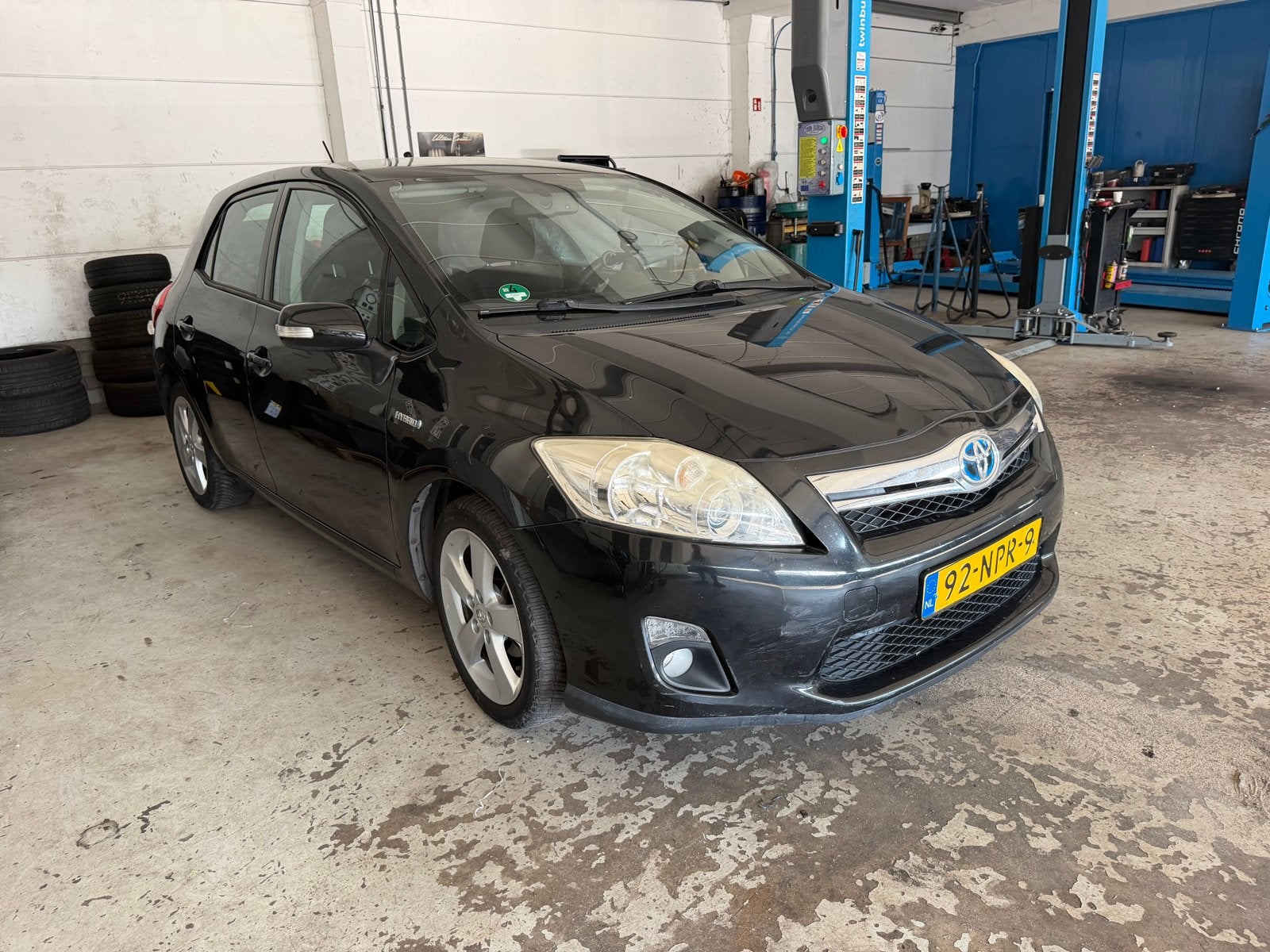 Toyota Auris Hybrid 1.8 Aut 2011 | Schadeauto | 226.000 km, Auto's, Stof, 4 cilinders, Bluetooth, Zwart