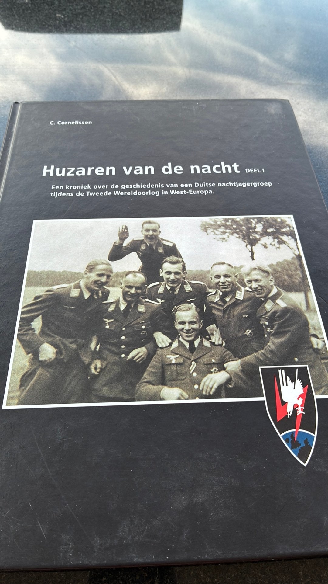 Huzaren van de nacht deel 1, Boeken, Oorlog en Militair, Ophalen of Verzenden, Tweede Wereldoorlog, Zo goed als nieuw