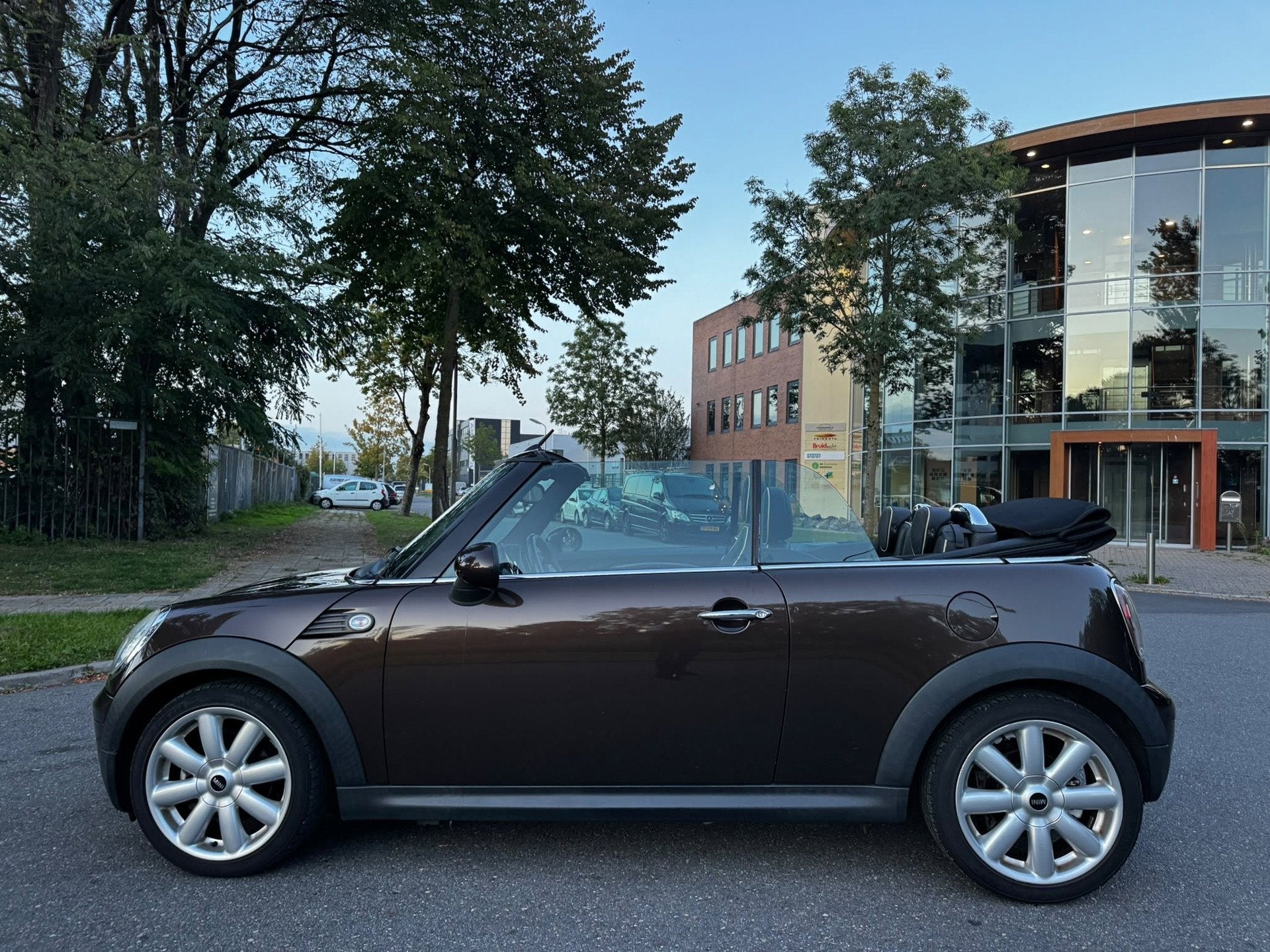 Mini Mini Cabrio 1.6 Cooper, Gebruikt, 4 cilinders, 4 stoelen, 49 €/maand