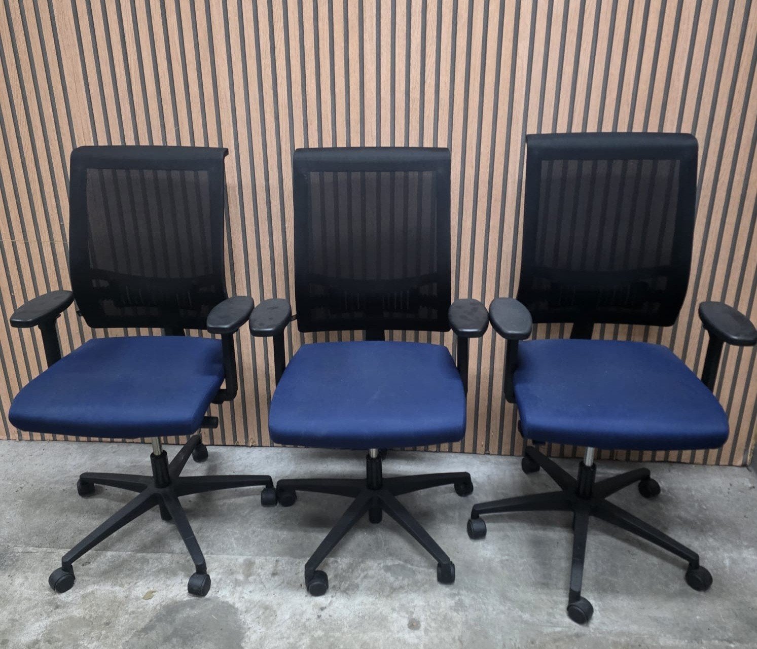 14 x Be by Beta Luxe Ergonomische bureaustoelen blauw zwart, Ophalen of Verzenden, Zo goed als nieuw, Zwart