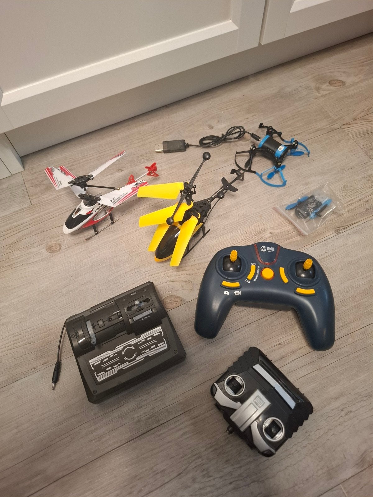 Diverse RC Helikopters en Mini Drone - Werking Onbekend, Ophalen of Verzenden, Gebruikt, Elektro, Helikopter