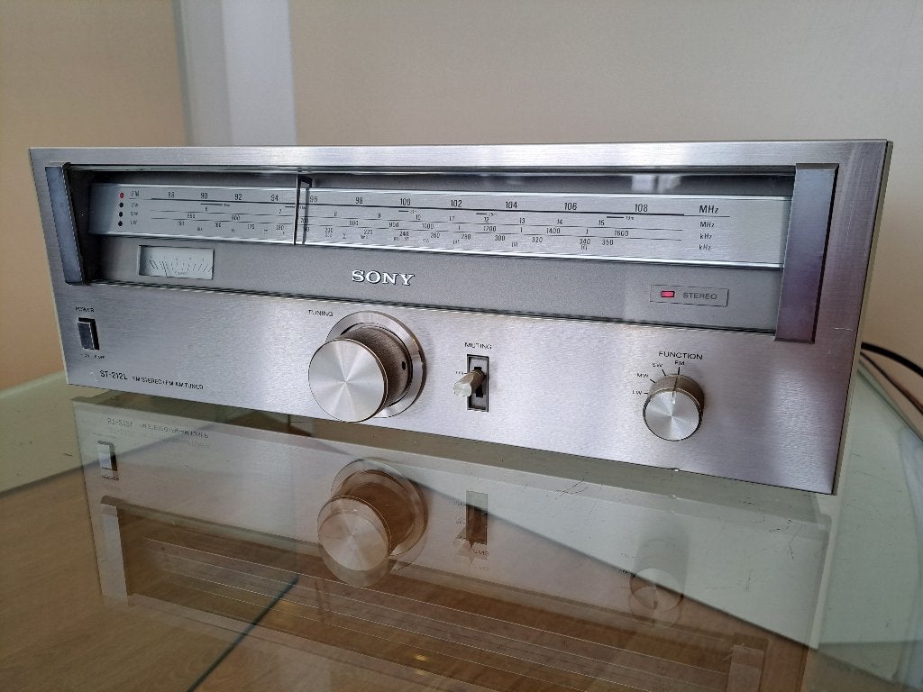 Vintage Sony ST-212L Tuner, Ophalen of Verzenden, Zo goed als nieuw