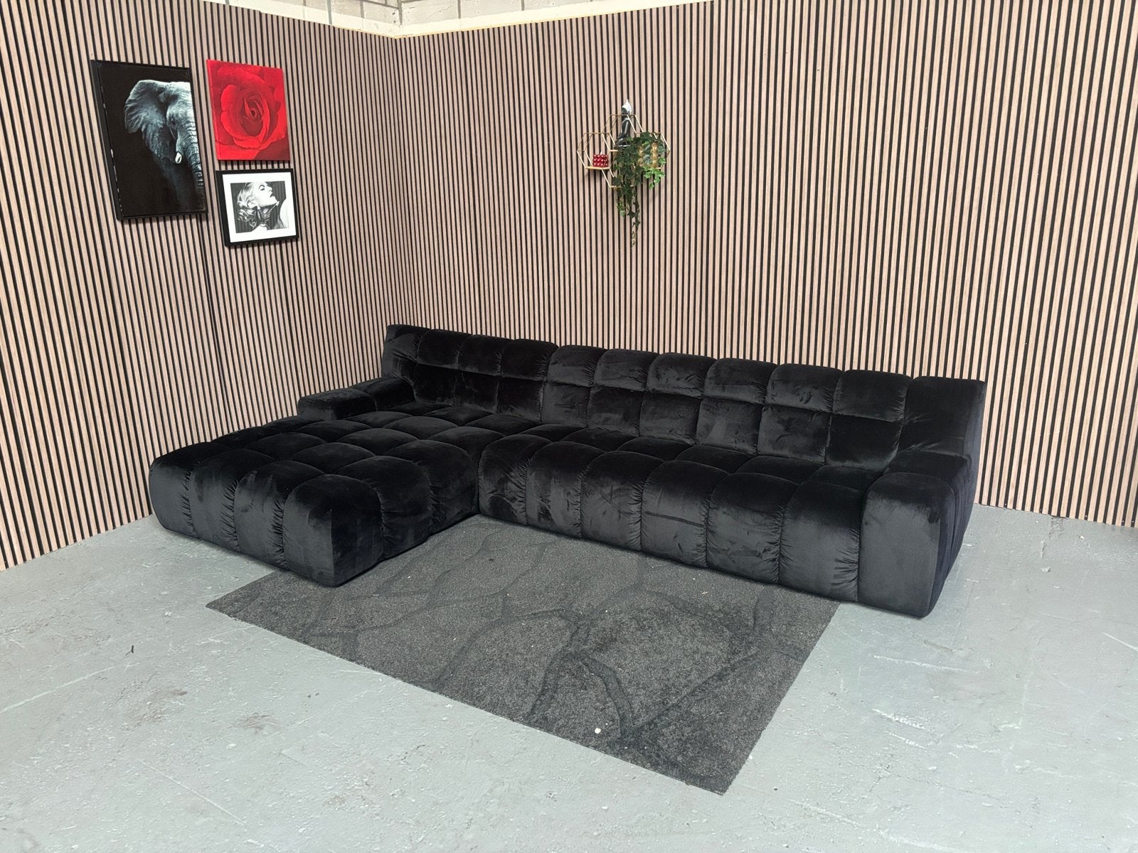 GRATIS LEVERING Velvet Loungebank Zwart 350x190 GEREINIGD, Hoekbank, 300 cm of meer, Ophalen of Verzenden, Zo goed als nieuw
