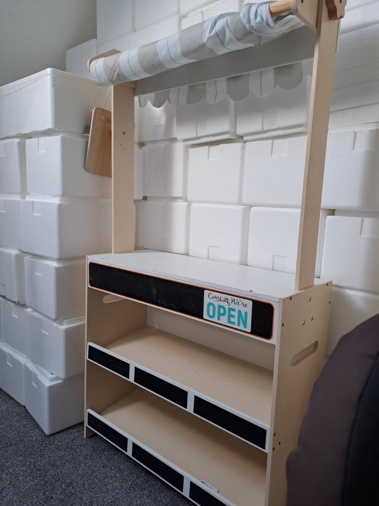 Houten Speelwinkeltje / Poppentheater, Ophalen, Jongen of Meisje