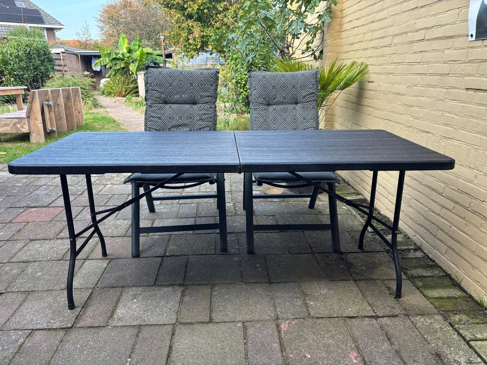 Opvouwbare tuintafel met 2 Hartman kussens plus stoelen, Ophalen of Verzenden, Gebruikt