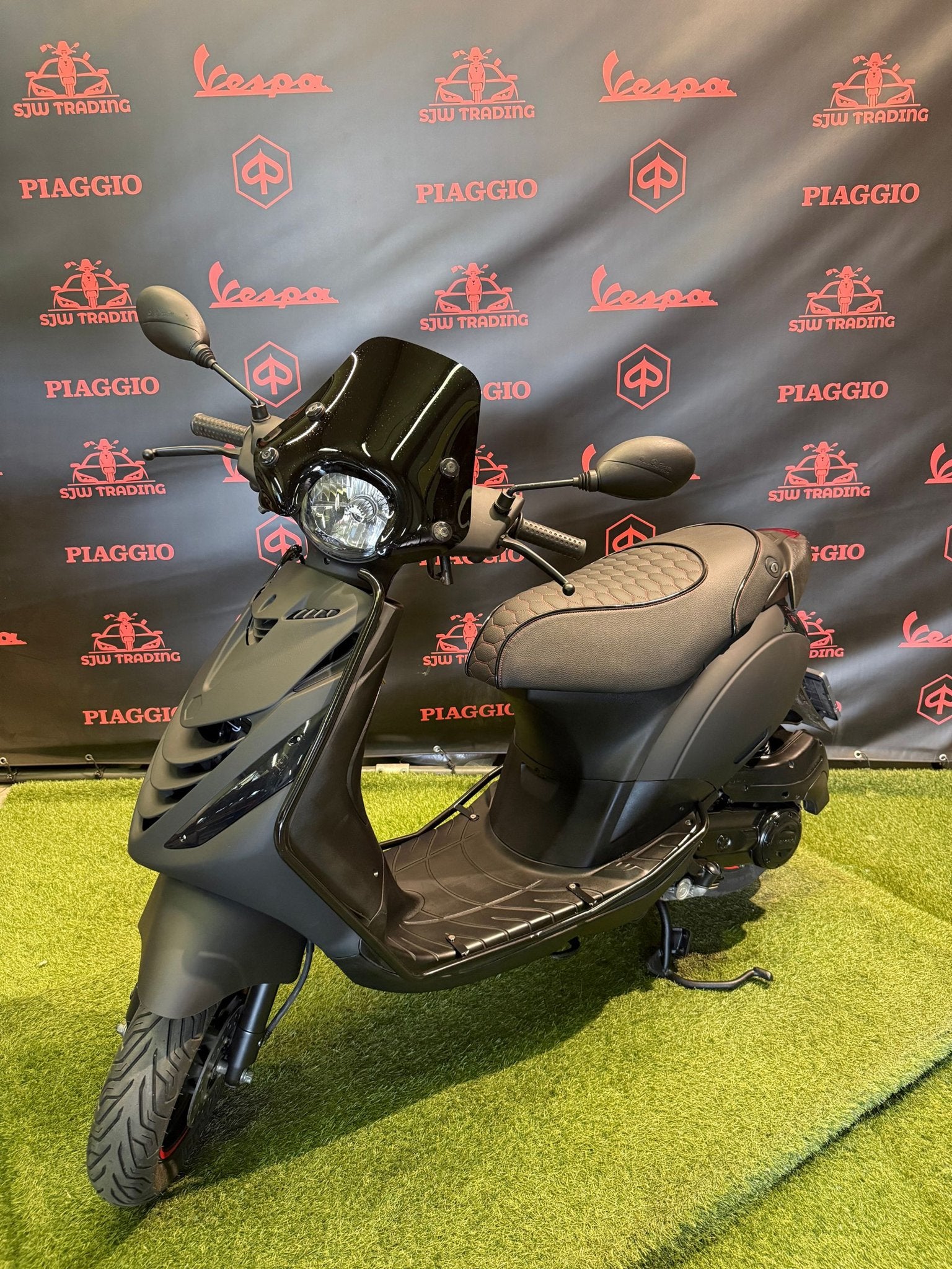 Piaggio Zip 2019 Snor/Brom! Mat Zwart / RS Zadel / Garantie!, Fietsen en Brommers, Ophalen of Verzenden, Zip