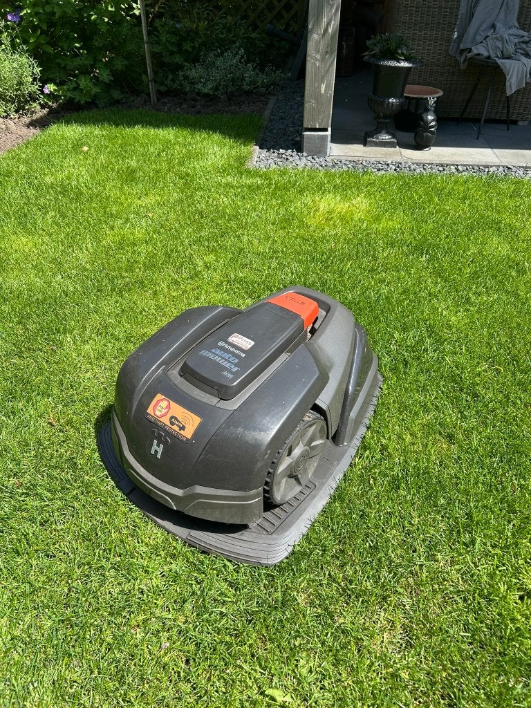 Husqvarna robotmaaier 308, Ophalen, Gebruikt, 20 tot 25 cm, Husqvarna