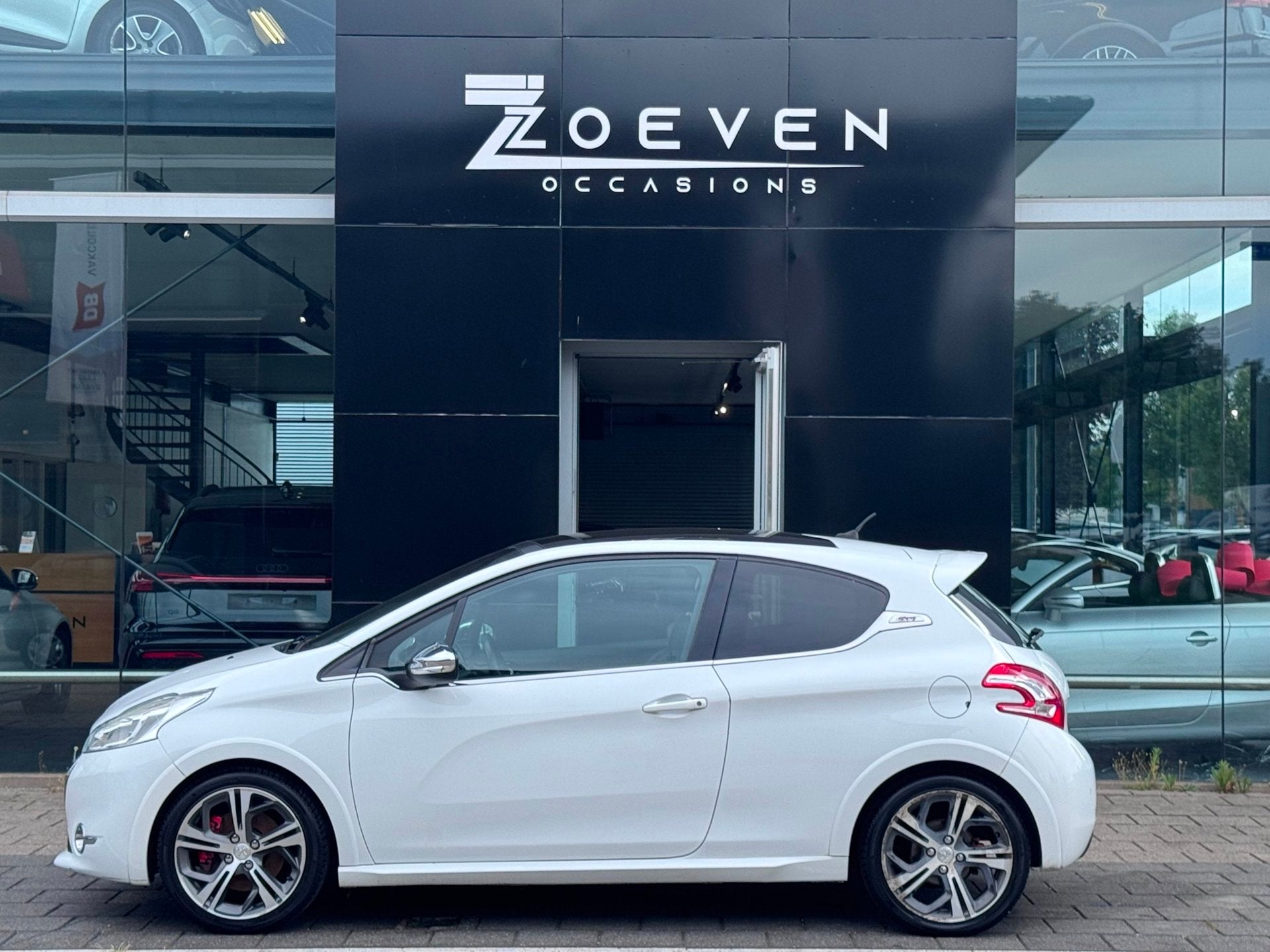 Peugeot 208 1.6 THP GTi, Voorwielaandrijving, Euro 5, Gebruikt, Zwart