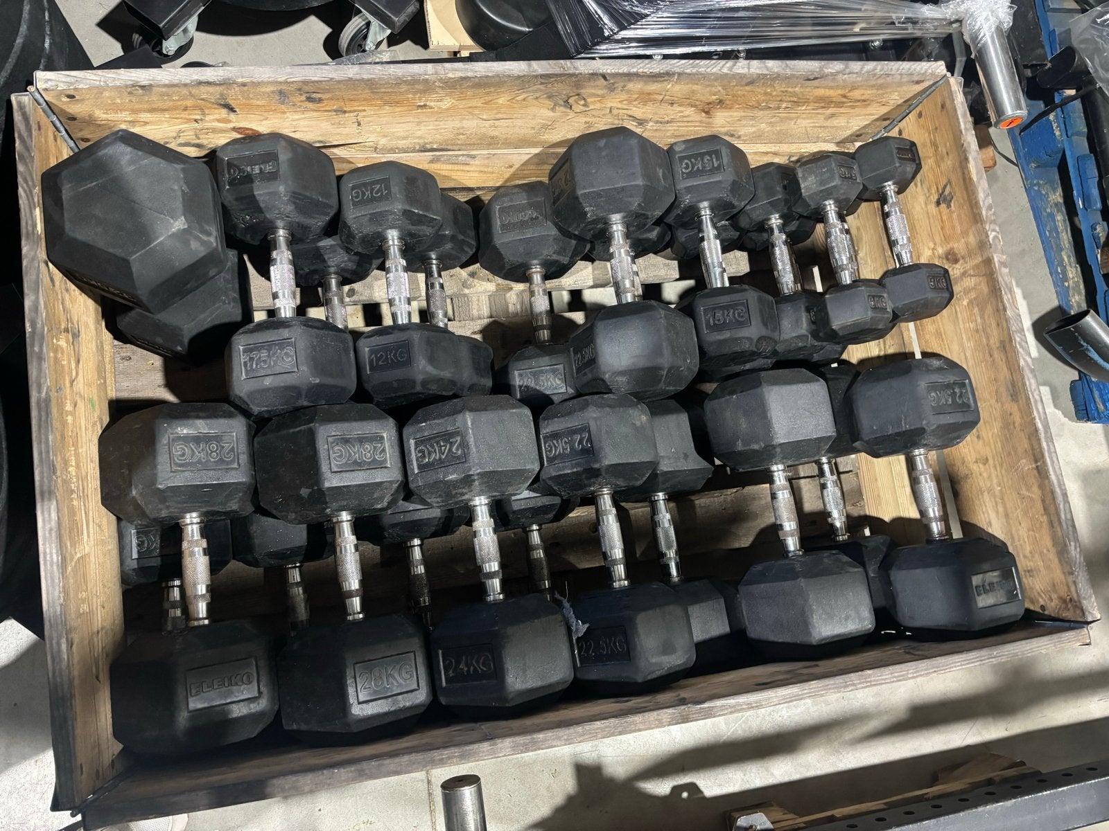 Eleiko dumbbellset met dumbbellrek, Sport en Fitness, Eleiko, Gebruikt, Eleiko, Armen